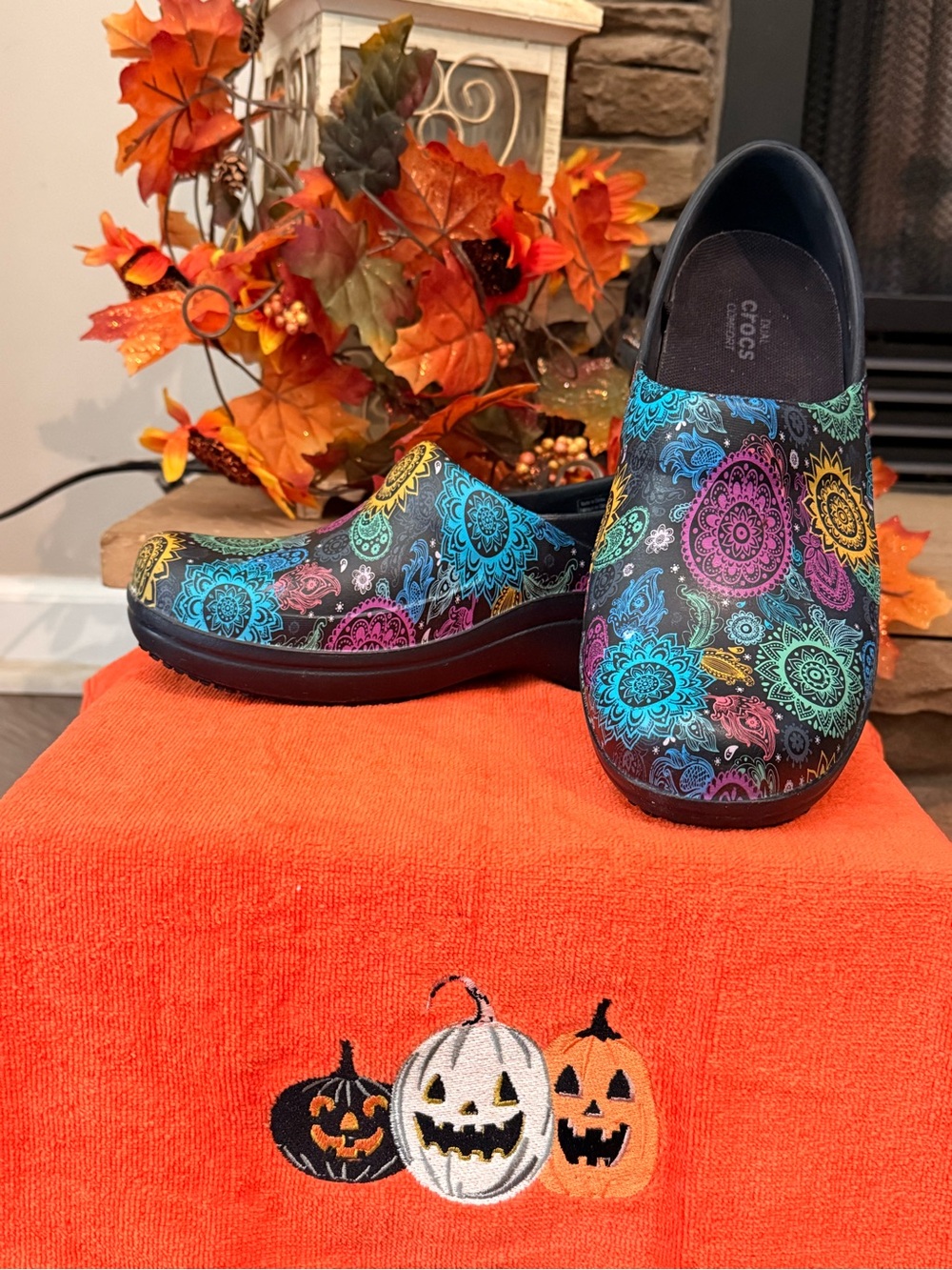 Women's Crocs flat shoe